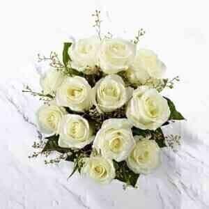 12 White Roses Bunch..